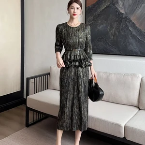 Gold-stamped Large-sized Women's Casual Round-neck Stretchy M-shaped Miyake Pleated Dress