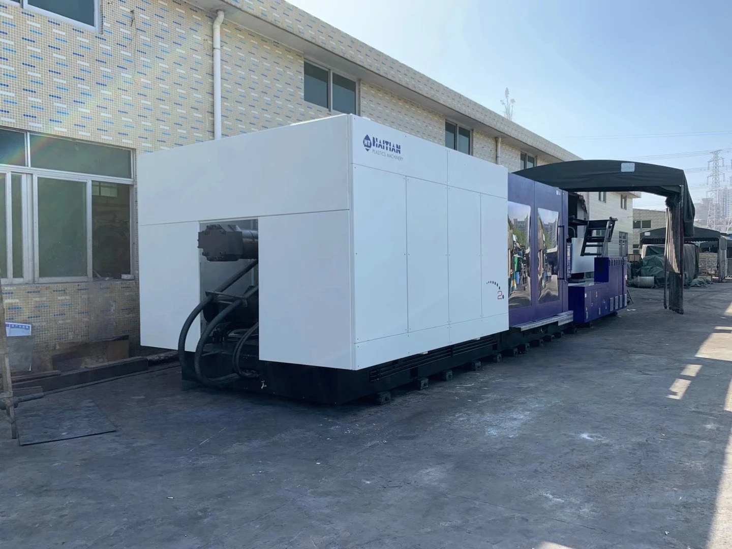 Продажа 1600 тонн б/у машины для литья под давлением и 1600 тонн серводвигателя HAITIAN1600 95% Новинка