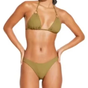 JSN9202689 2026 New Arrival Lady's Two-Piece Bikini Set Halter Neckline Thongs Solid Manufacture Direct Wholesale Hot Beachwear