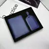 Azul oscuro