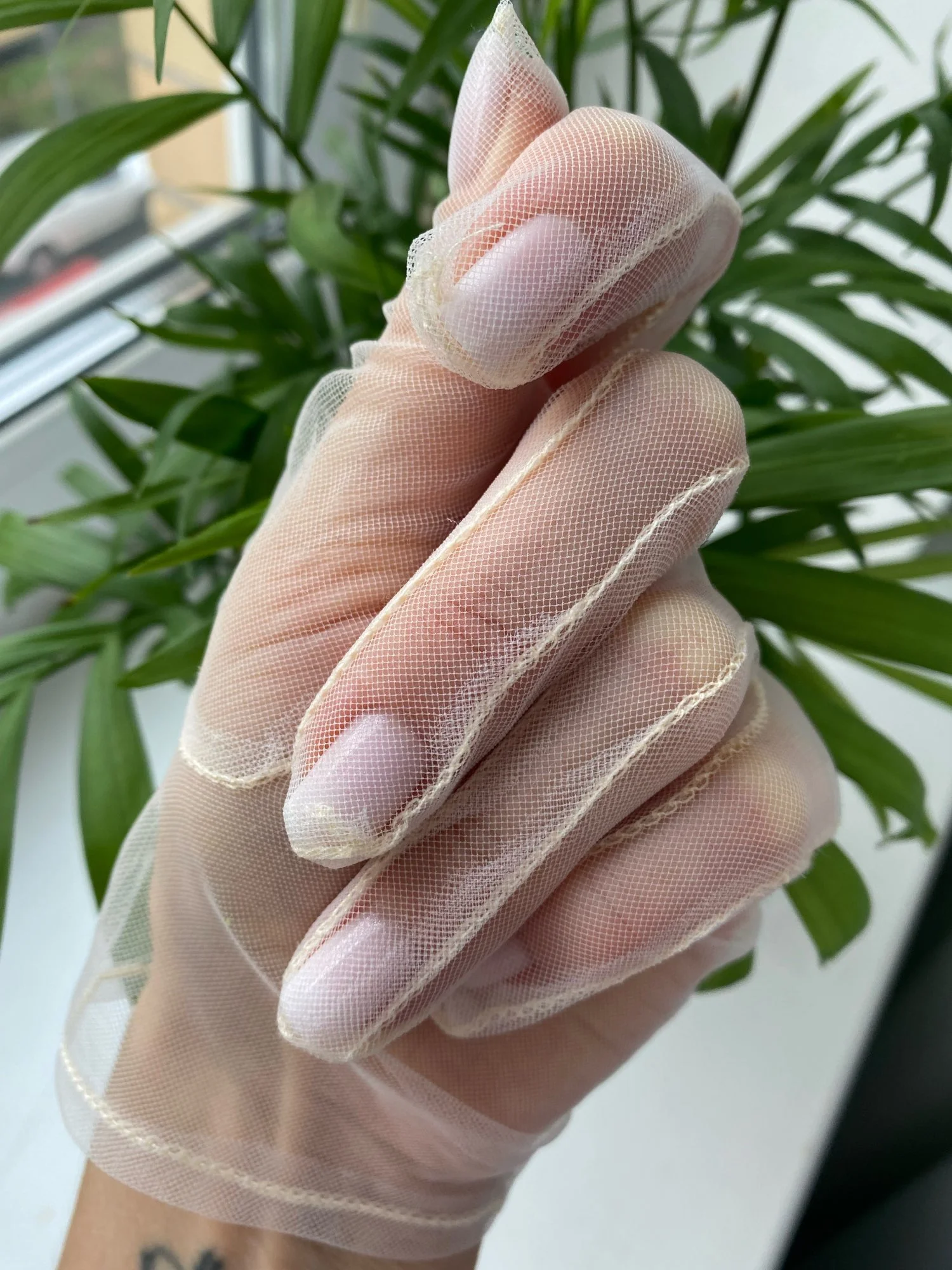 Однотонные прозрачные варежки с закрытыми пальцами сексуальные тюлевые перчатки ультратонкие женские короткие для этикета