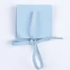 เชือกสองปลายสีฟ้าอ่อน