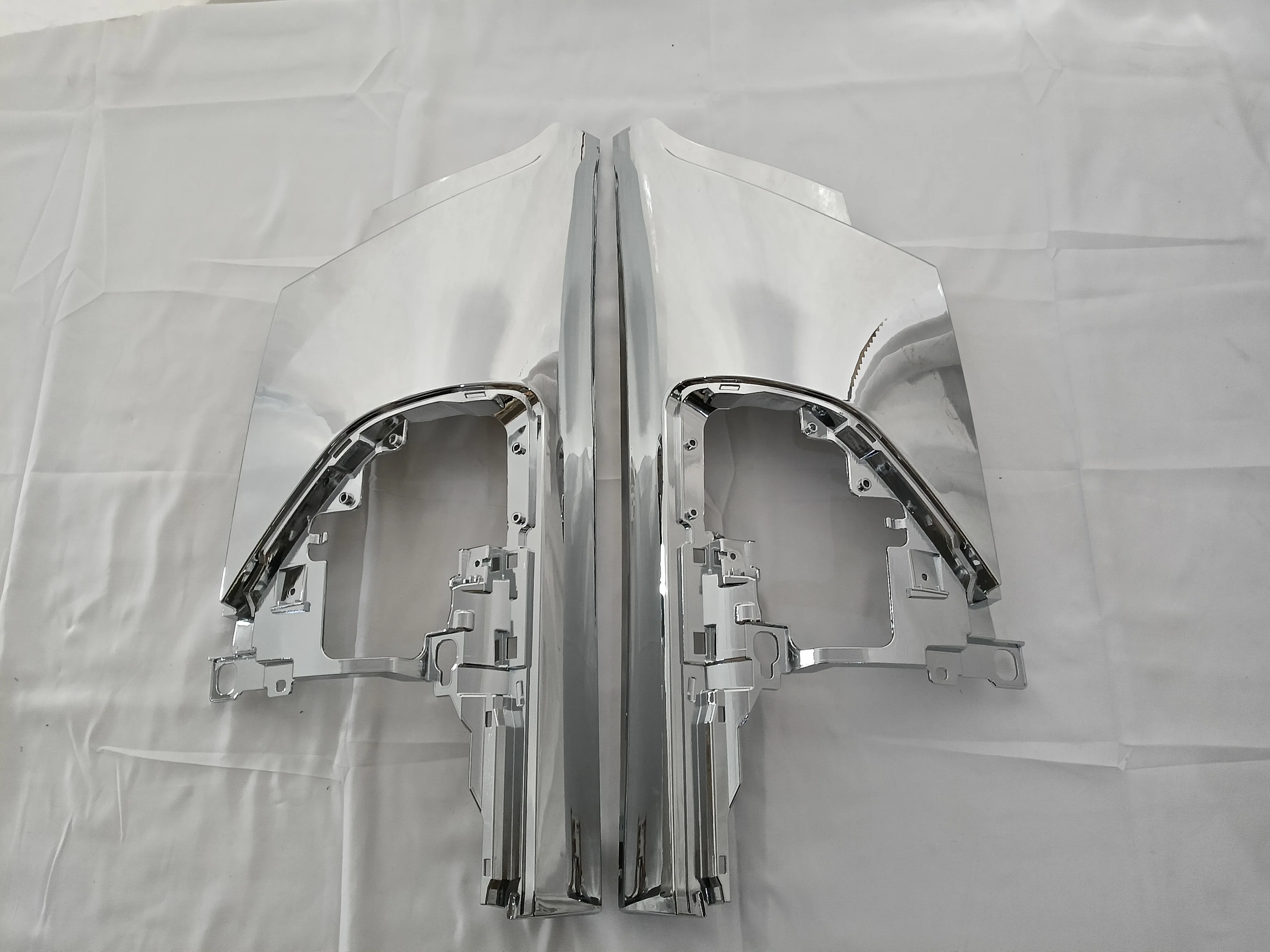 Isuzu FRR Truck Spare Body Parts - High-Quality Corner Panels