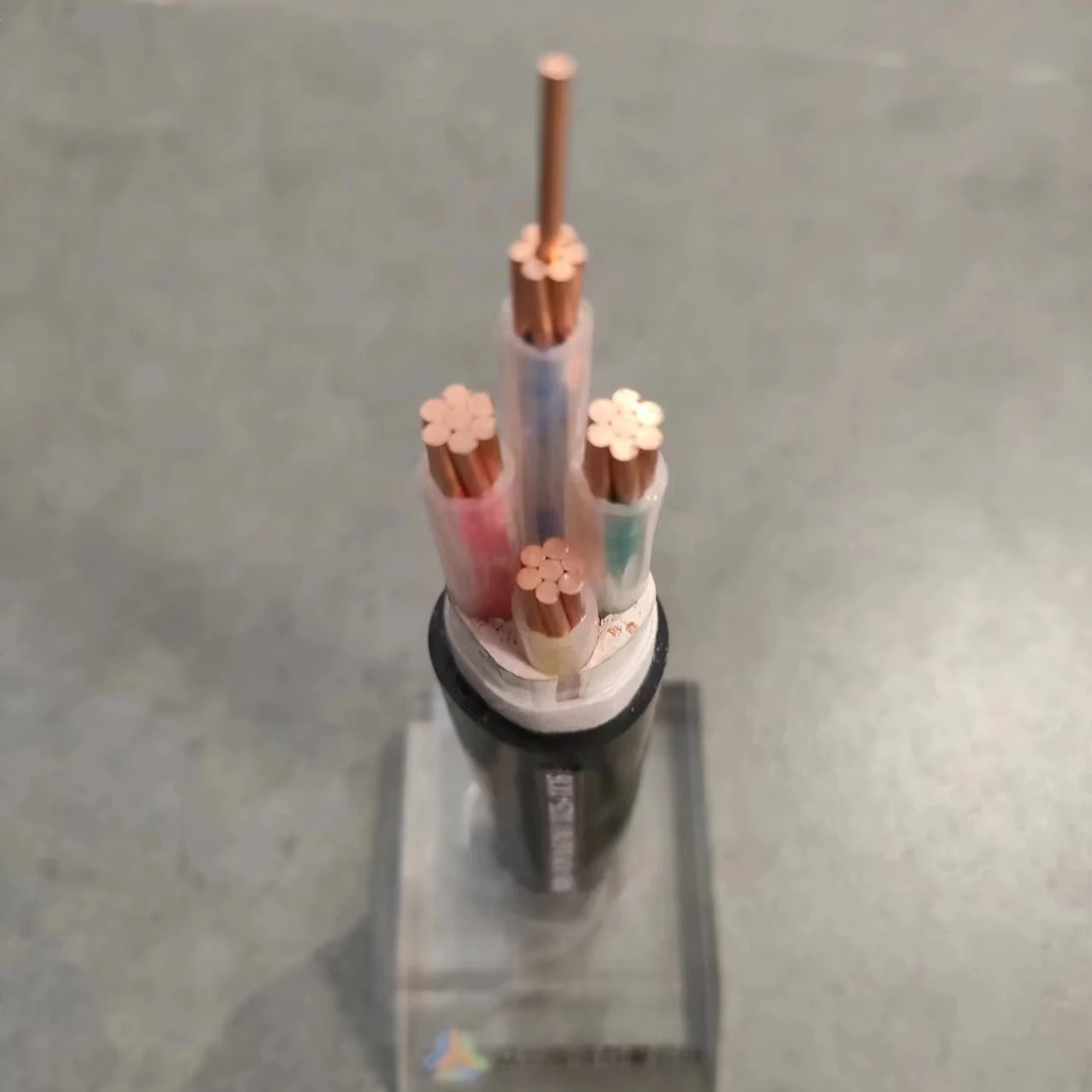 Xple1.5/2.5/4/6/10/16/25/32/50/70 mm2 a basso contenuto di fumo ritardante di fiamma reticolato 3 + 1 nucleo di rame cavi di alimentazione per uso edilizio