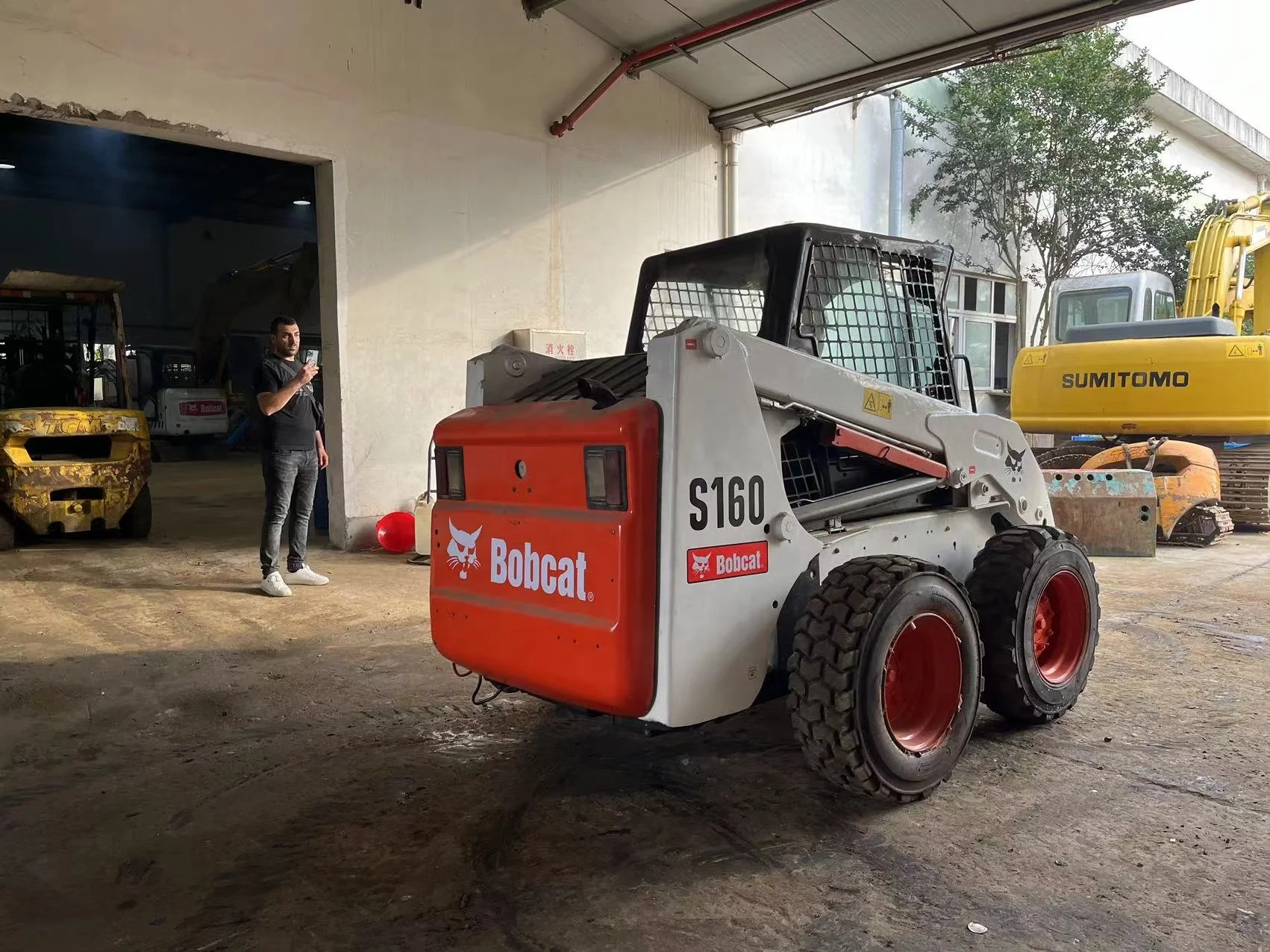 Mini Used Loaders Used Powerful Performance Bobcat S160 S175 S185 S300 Small Skid Steer Loader With Shovel Bucket