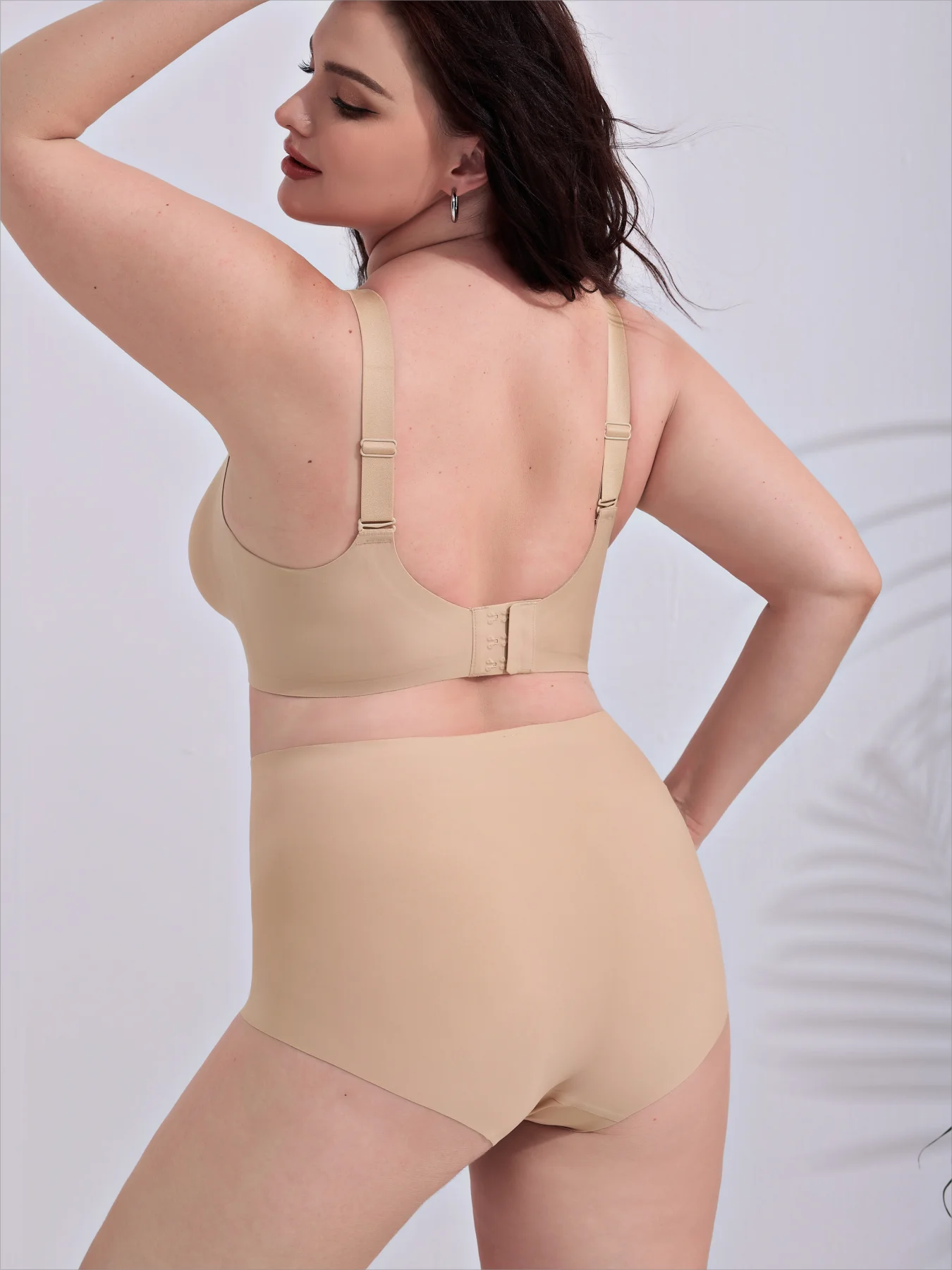 JGU-003 black plus-size bra alternate view