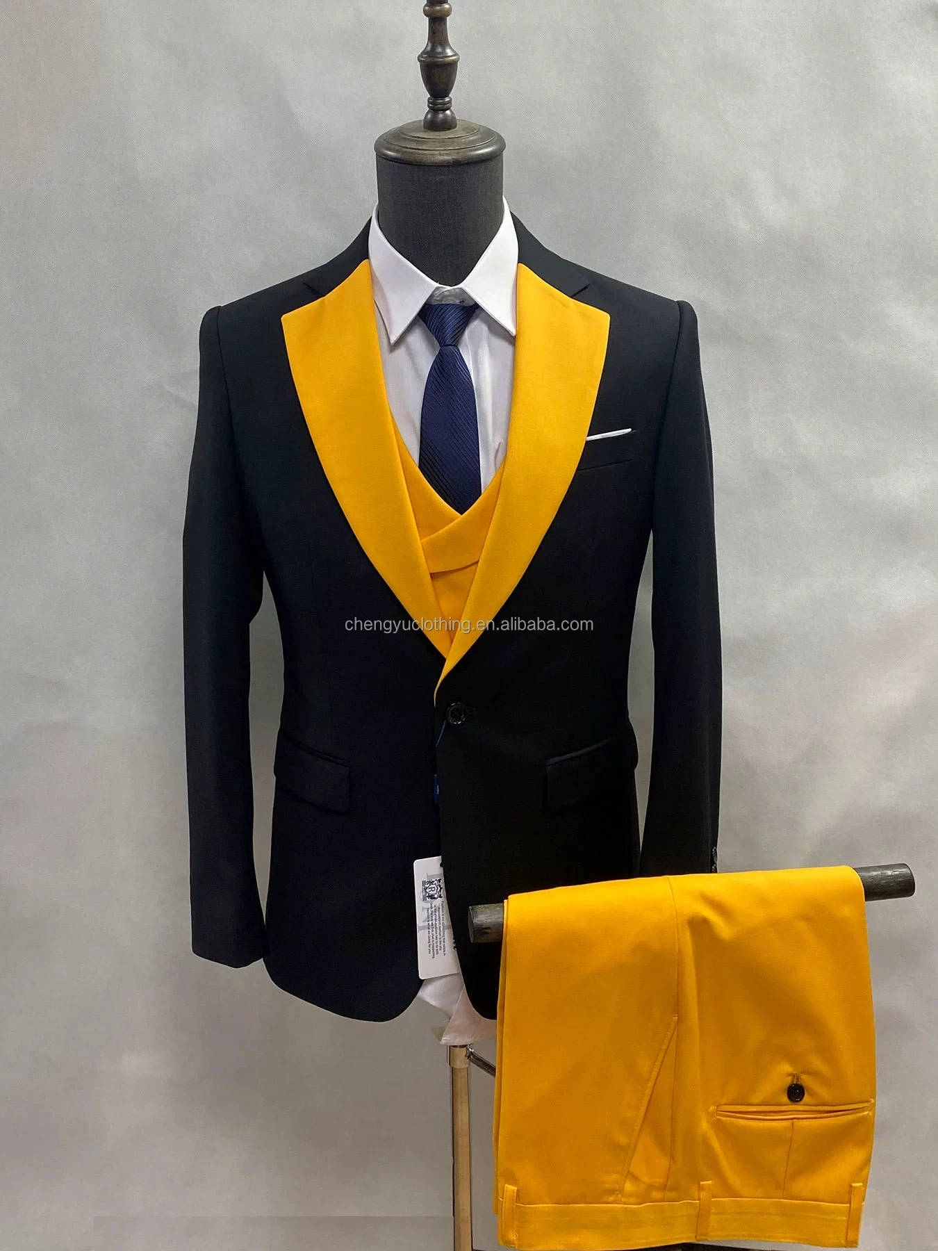 2024 Slim Fit Groom Wedding Business Tuxedo Formal Gentleman3 Pieces Designs For Set Men Suits