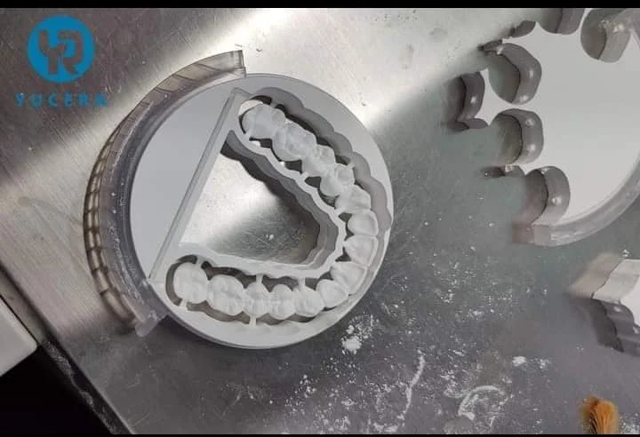 CE ISO Certificate Cad Cam Zirconia Ceramic Disk Dental Laboratorio High Translucent Zirconia Blocks for Crown