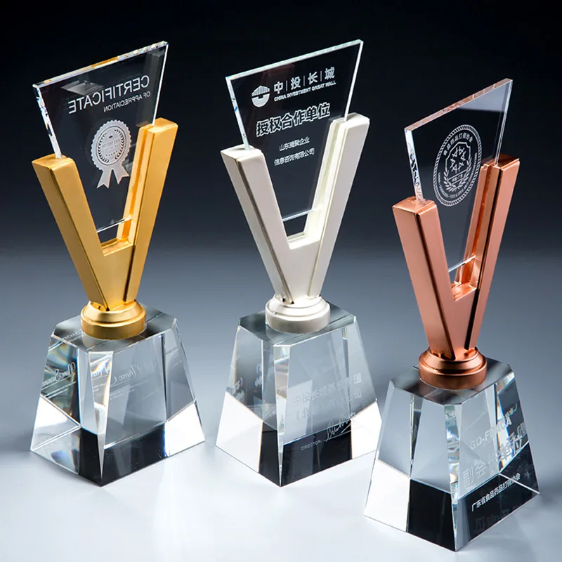 Shining k9 crystal craft trophées et récompenses sur mesure 3d laser cristal vierge en forme de V pour récompenses corporatives et trophées