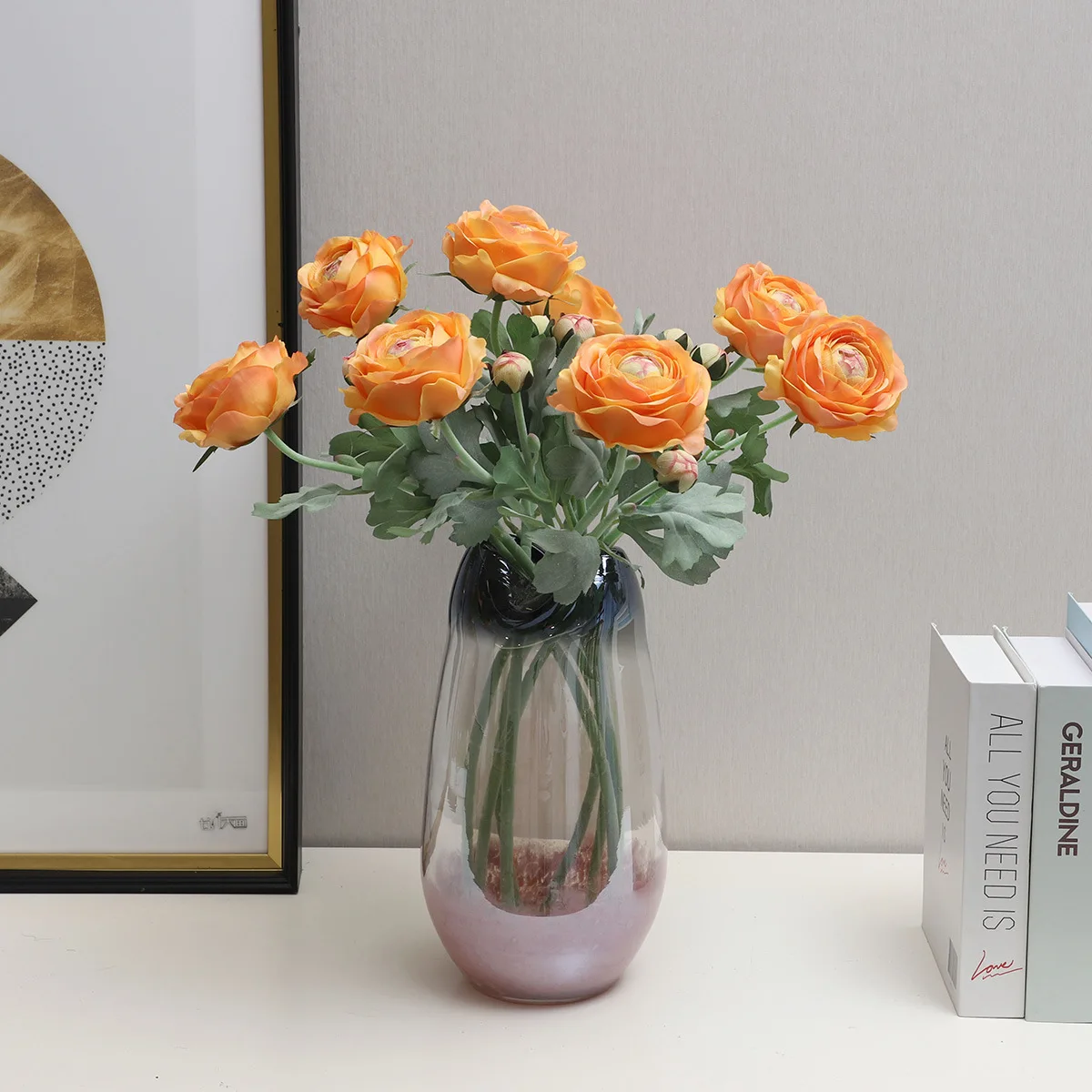 Bouquet Des Renoncules Sur Le Tissu Image Stock - Image Du Cyclamen