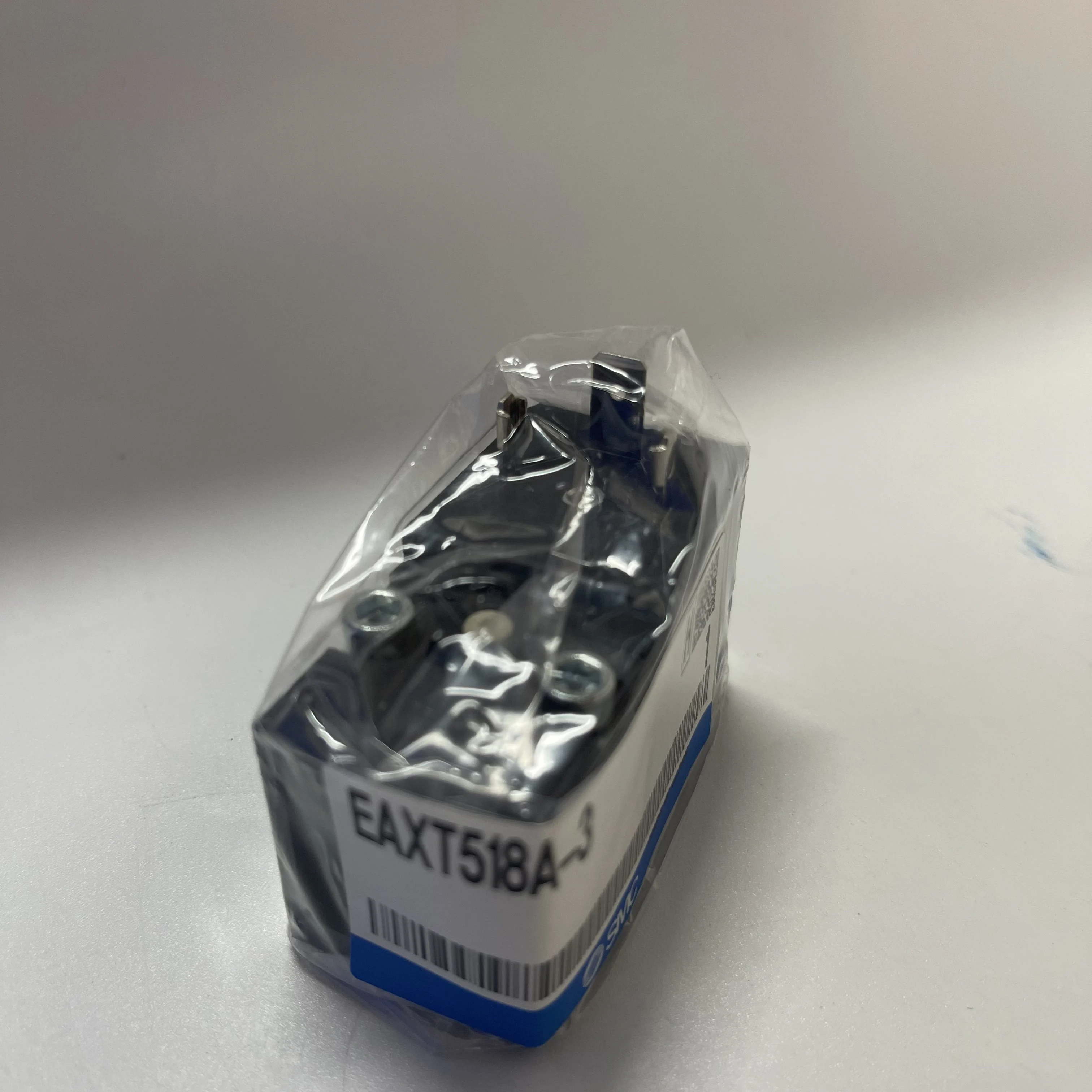 SMC Auto Switch Bracket EAXT518A-3