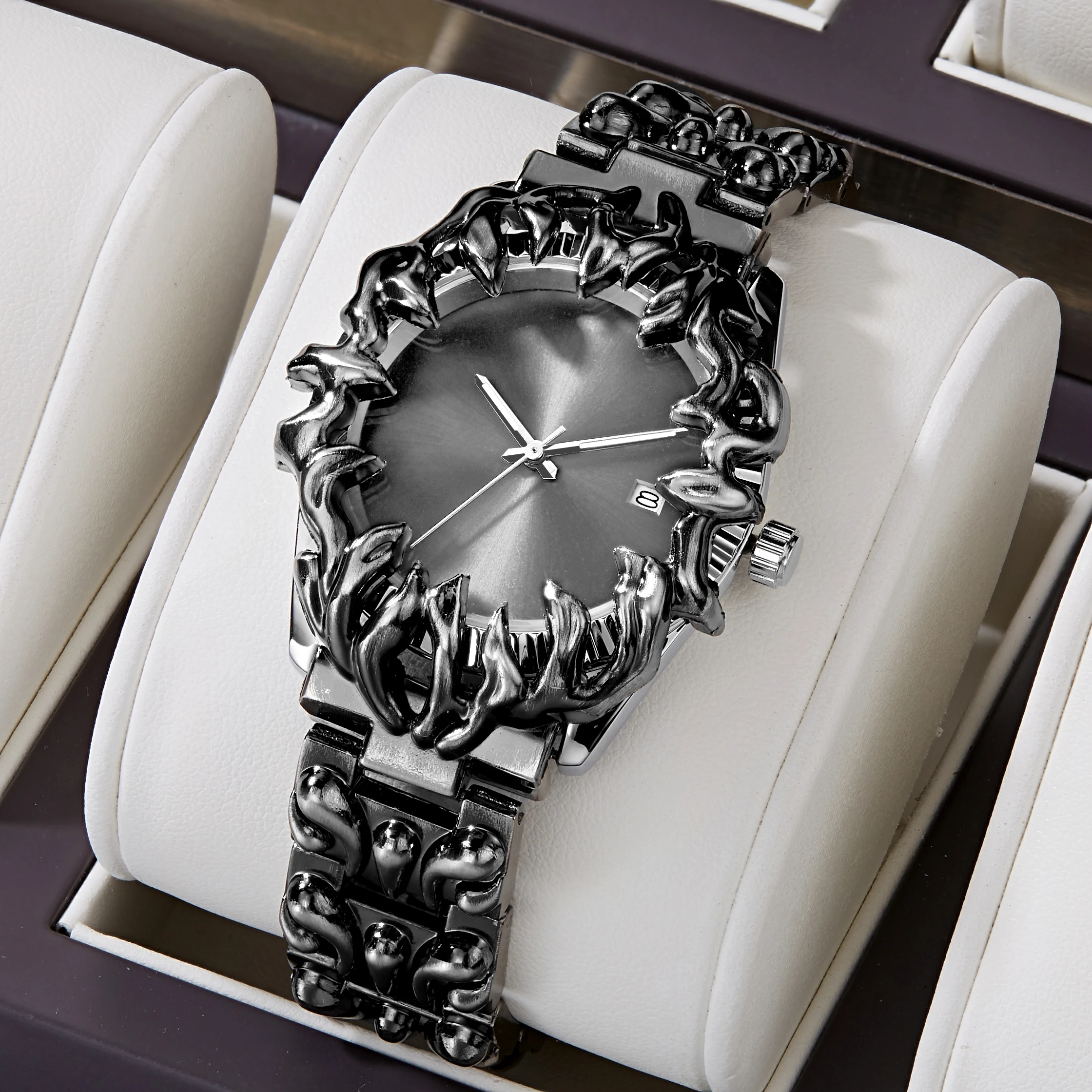 OEM Custom Y2K Claw Shape Quartz Watch for Men - Sporty & Elegant