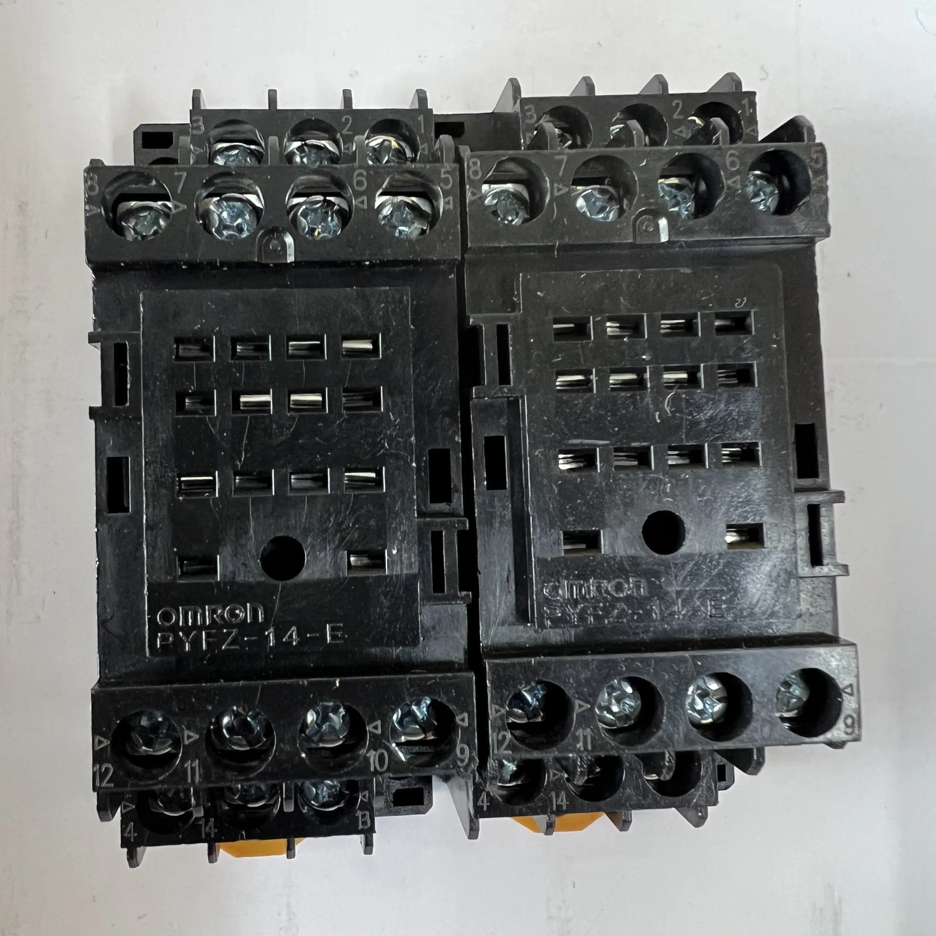 OMRON Relay Socket PYFZ-14-E OMRON Relay Socket PYFZ-14-E