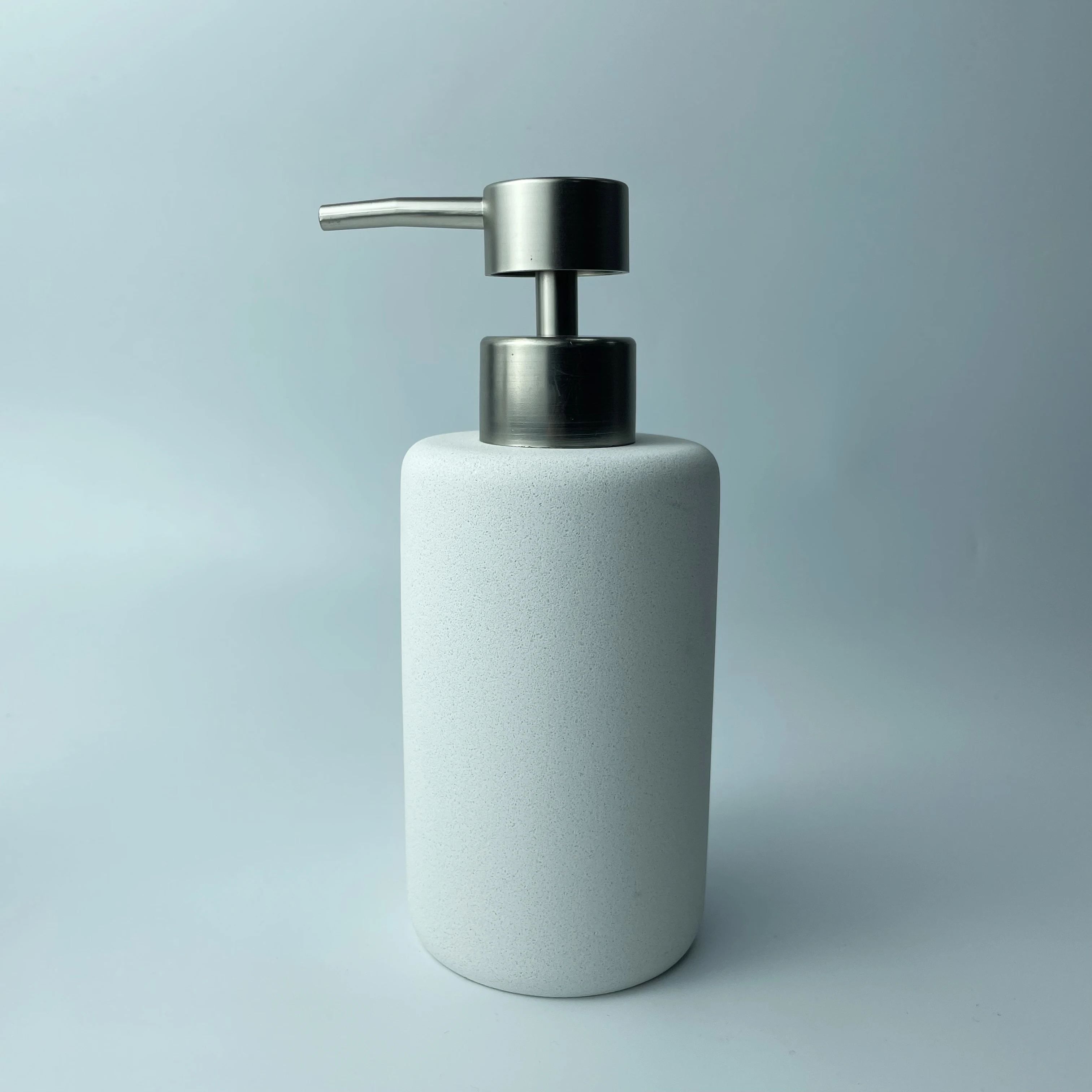 Custom Natural Hotel Concrete Resin Polyresin Soap Dispenser with Pump Type Bath Set Wholesale Bathroom Dispenser Sets