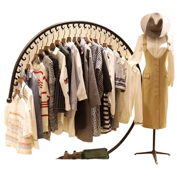 Industrial Design Creative Display Rack Good-Looking Circular Clothes Hanger for Living Room or Bedroom Metal Floor Type