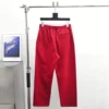 pantalones rojos