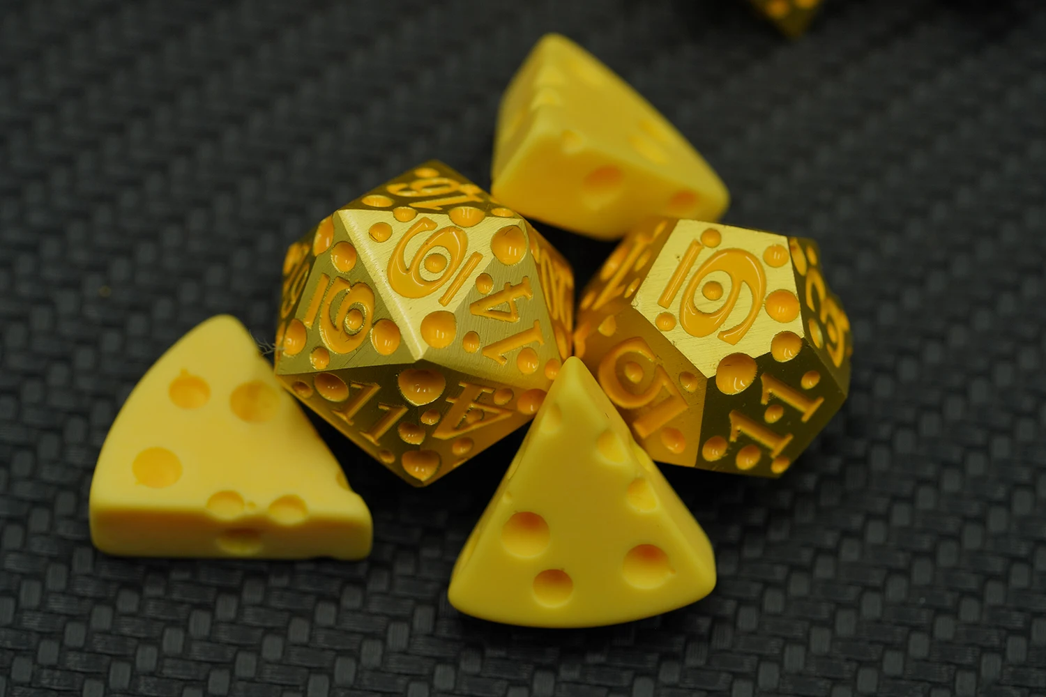 D20 Polyhedral Gold Cheese Dice Set with Custom Logo Size Metal & Plastic Zinc Alloy for DND Games supplier