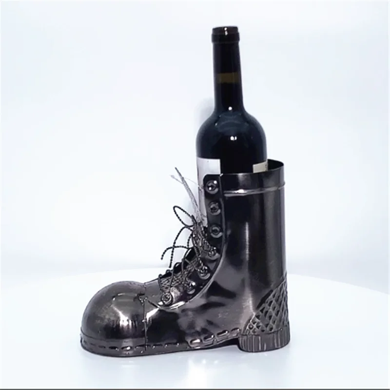 
Новинка; Роскошная бутылка красного вина, выставленной на стеллажах из дерева один полка для винных бутылок 