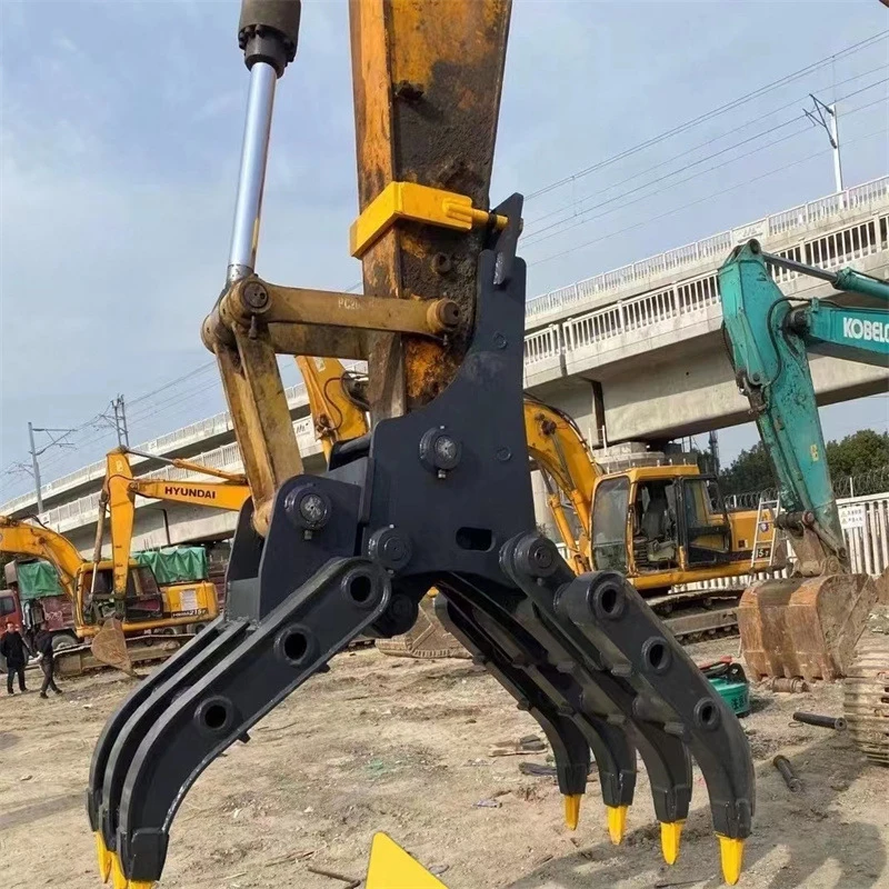 Robust Clamshell Grapple for Deforestation Machinery