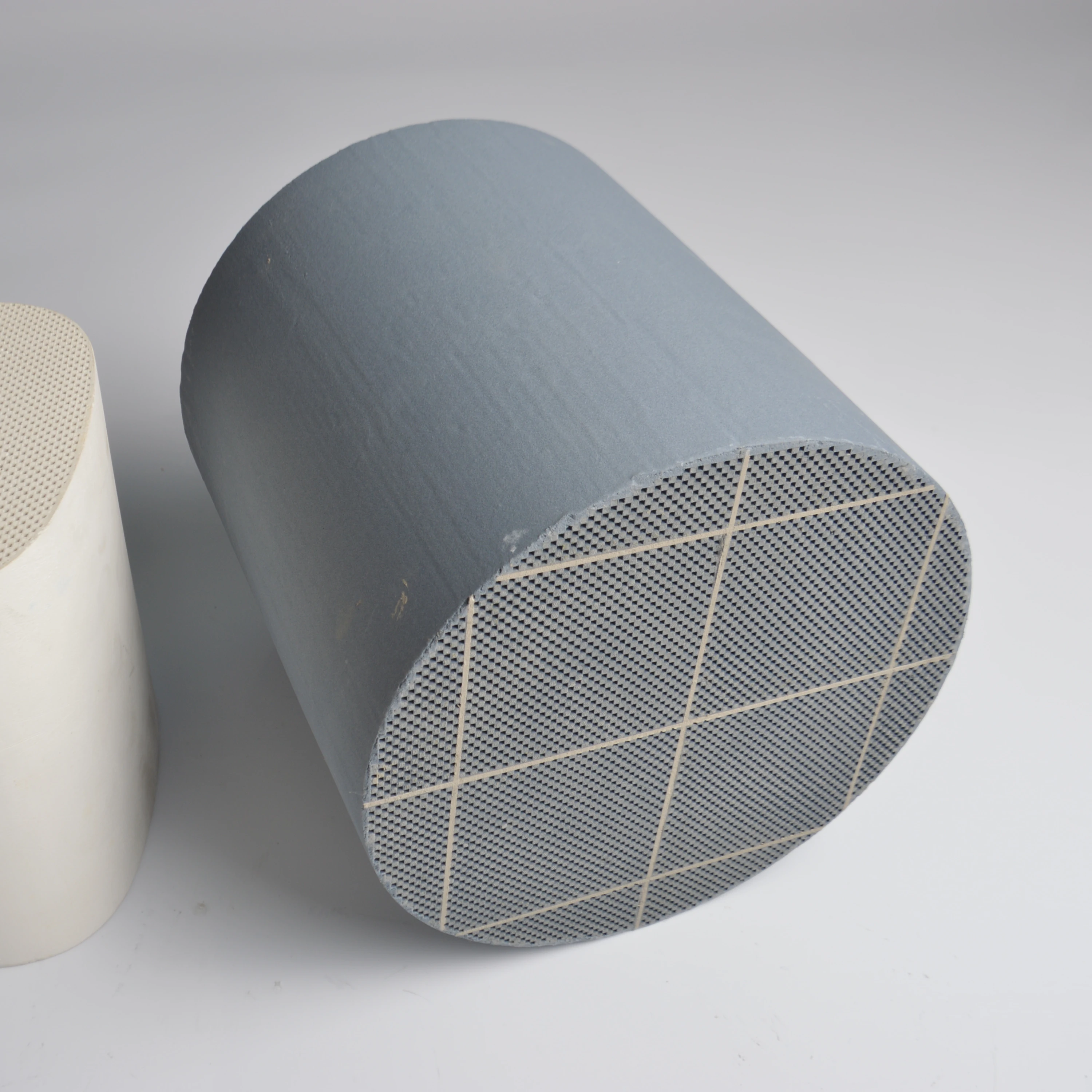SiC DPF 286x152mm/300CPSI/1.3Ratio Silicon Carbide DPF