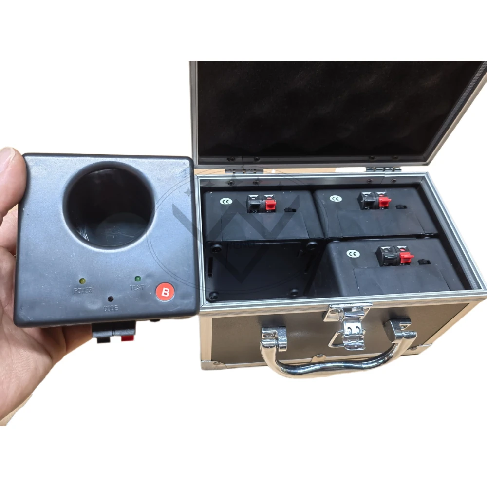4 Channel Rechargeable Battery Wireless Remote Control Cold Fountain Stage Fireworks Ignition System Wedding Fireworks Machine