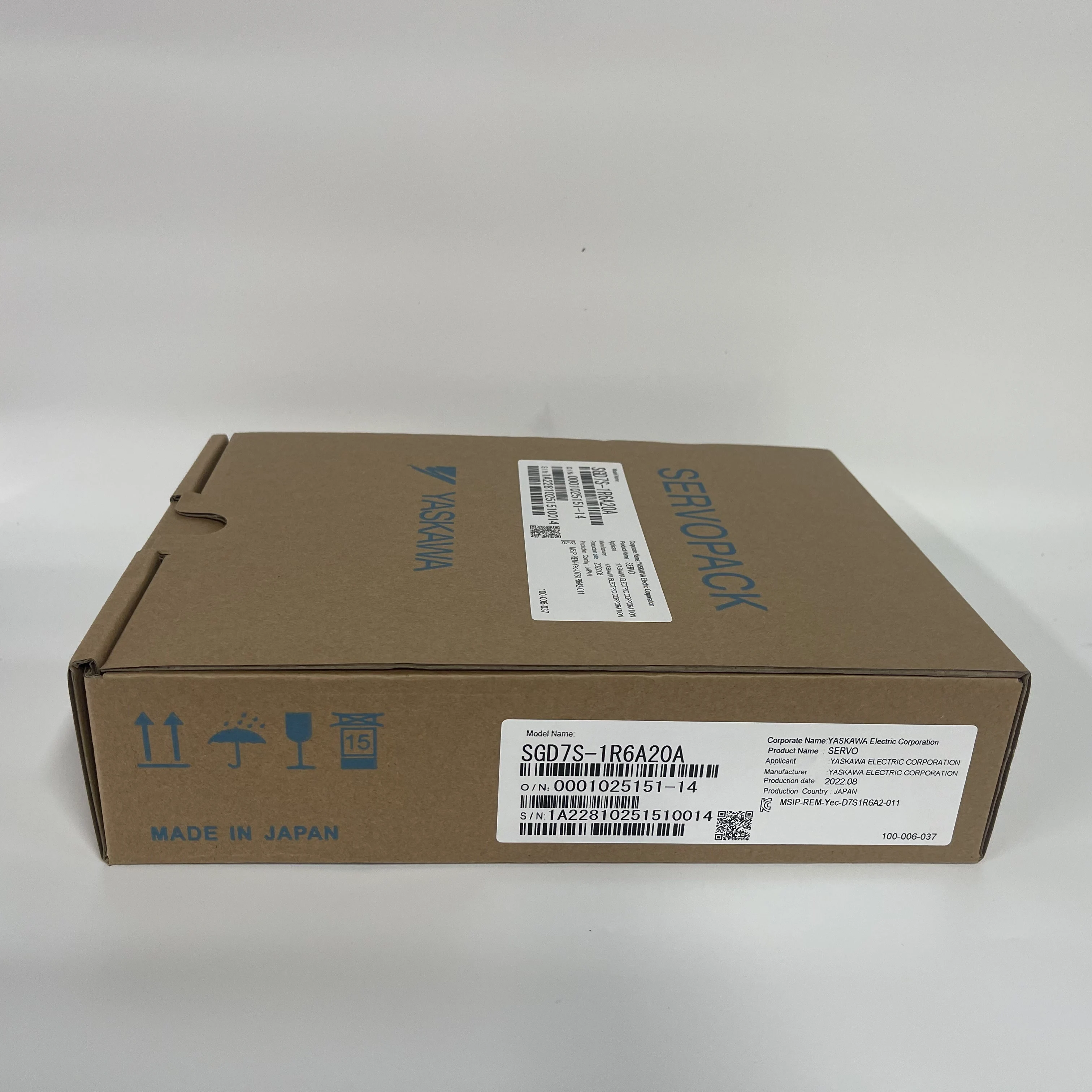 YASKAWA AC Servo Driver SGD7S-1R6A20A YASKAWA AC Servo Driver SGD7S-1R6A20A
