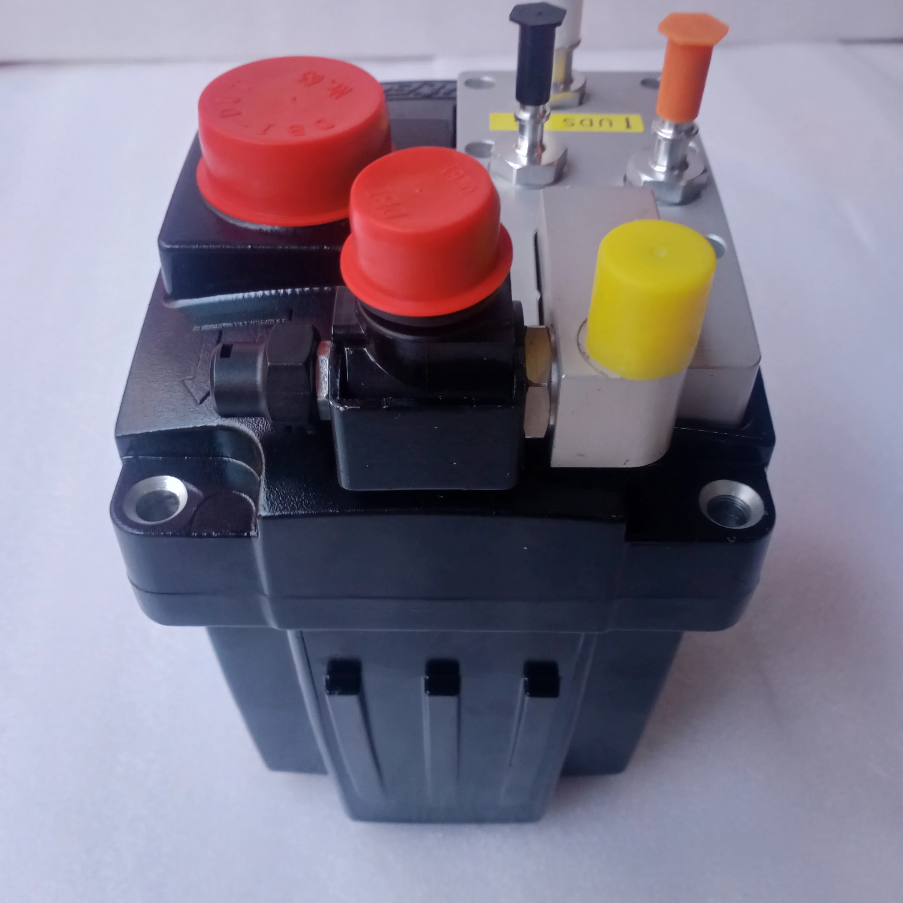 柴油卡车尿素泵12v 5273337 uds2.5,适用于isb6.7 qsb6.7 scr系统