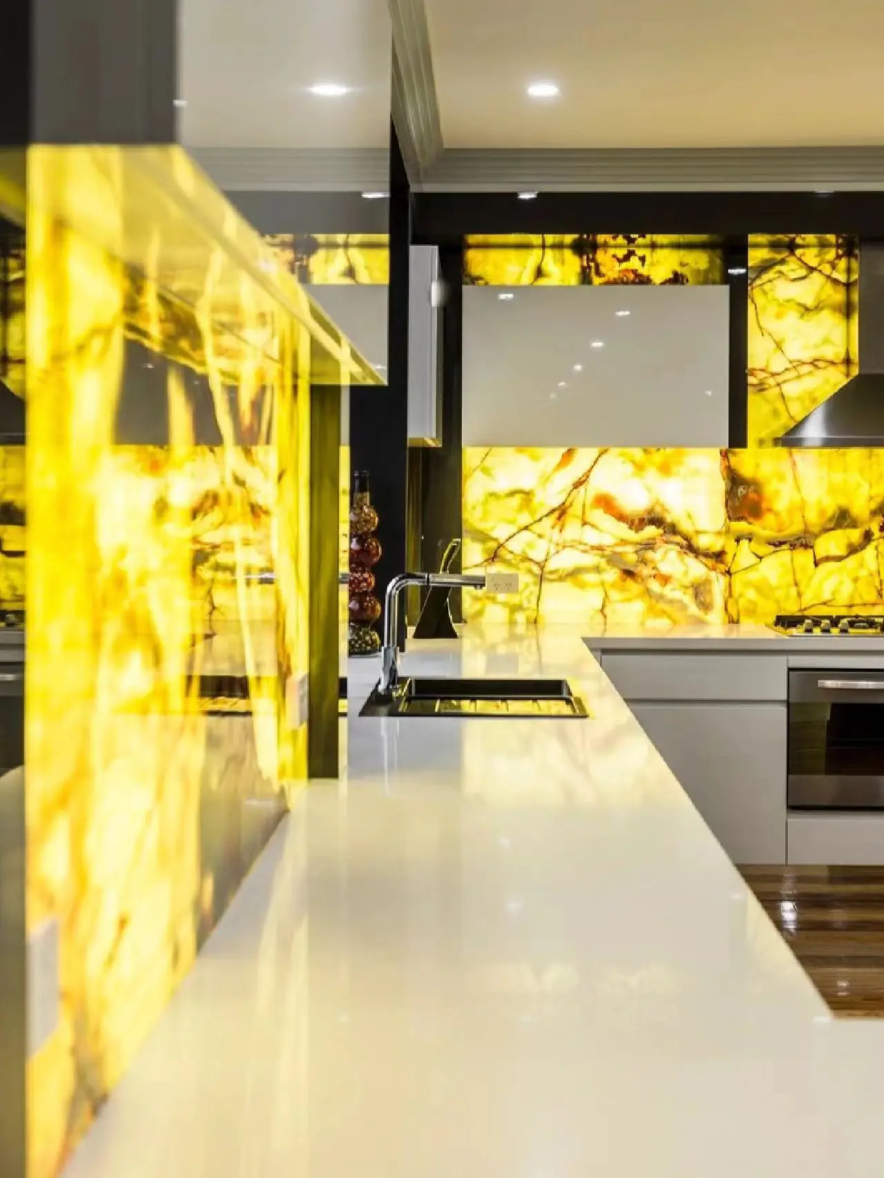 Natural Stone Wall Cladding Marble Backlit Onyx Slab Price Translucent Green Onyx Slab
