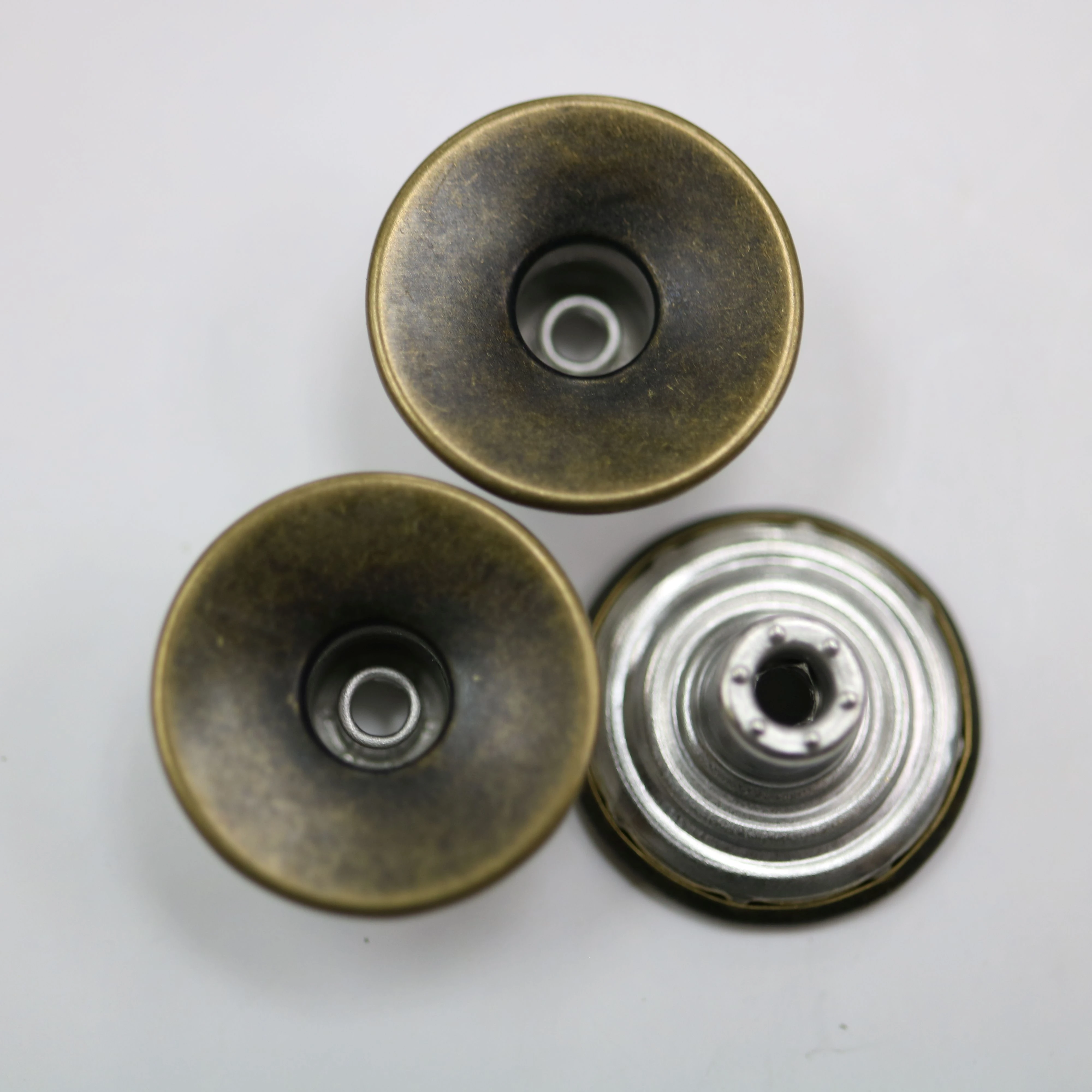 中国批发定制环保圆形中孔仿古黄铜柄按钮 Buy 中孔古董黄铜柄按钮 金属jean策略 Jean按钮product On Alibaba Com