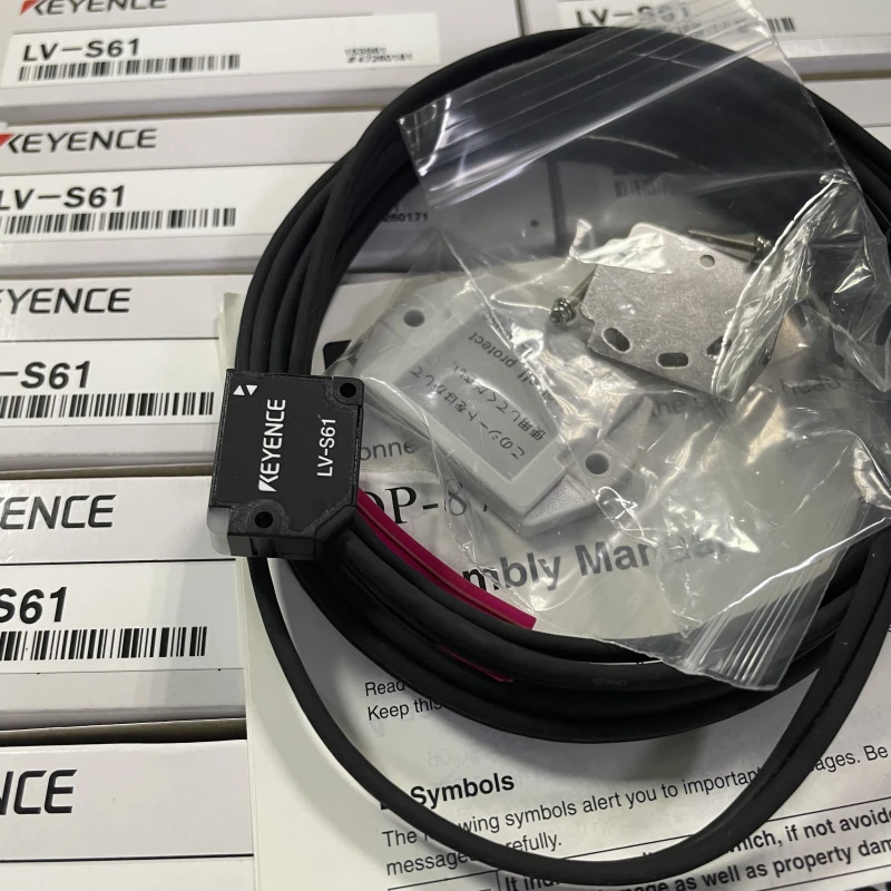 KEYENCE LR-ZH500N内蔵CMOSレーザーセンサー長方形W/ M8コネクタ
