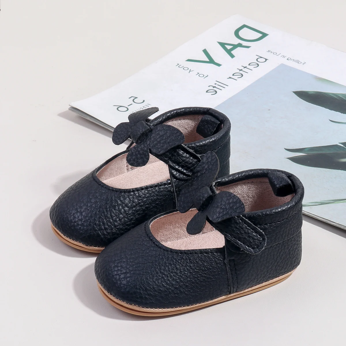 2025 Spring Autumn Summer Infant Newborn Girl Shoes Breathable Cotton Soft TPR Soles Bowknot Princess Baby Shoes supplier