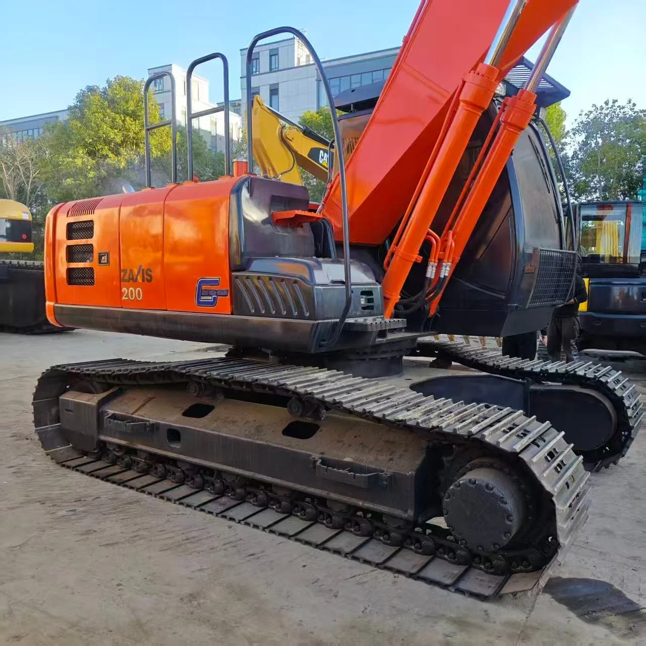 Used Hitachi ZX200-3 Crawler Excavator 20 Ton Isuzu Engine 110KW