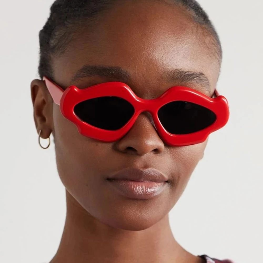 Y2K Punk Cloud Sunglasses for Women 2024 New Trendy Retro  display picture 1