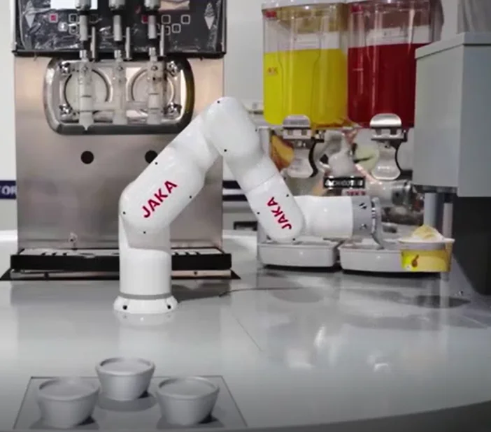 China Robot Ice Cream Vending Machine - Automatic 6-Axis Robotic
