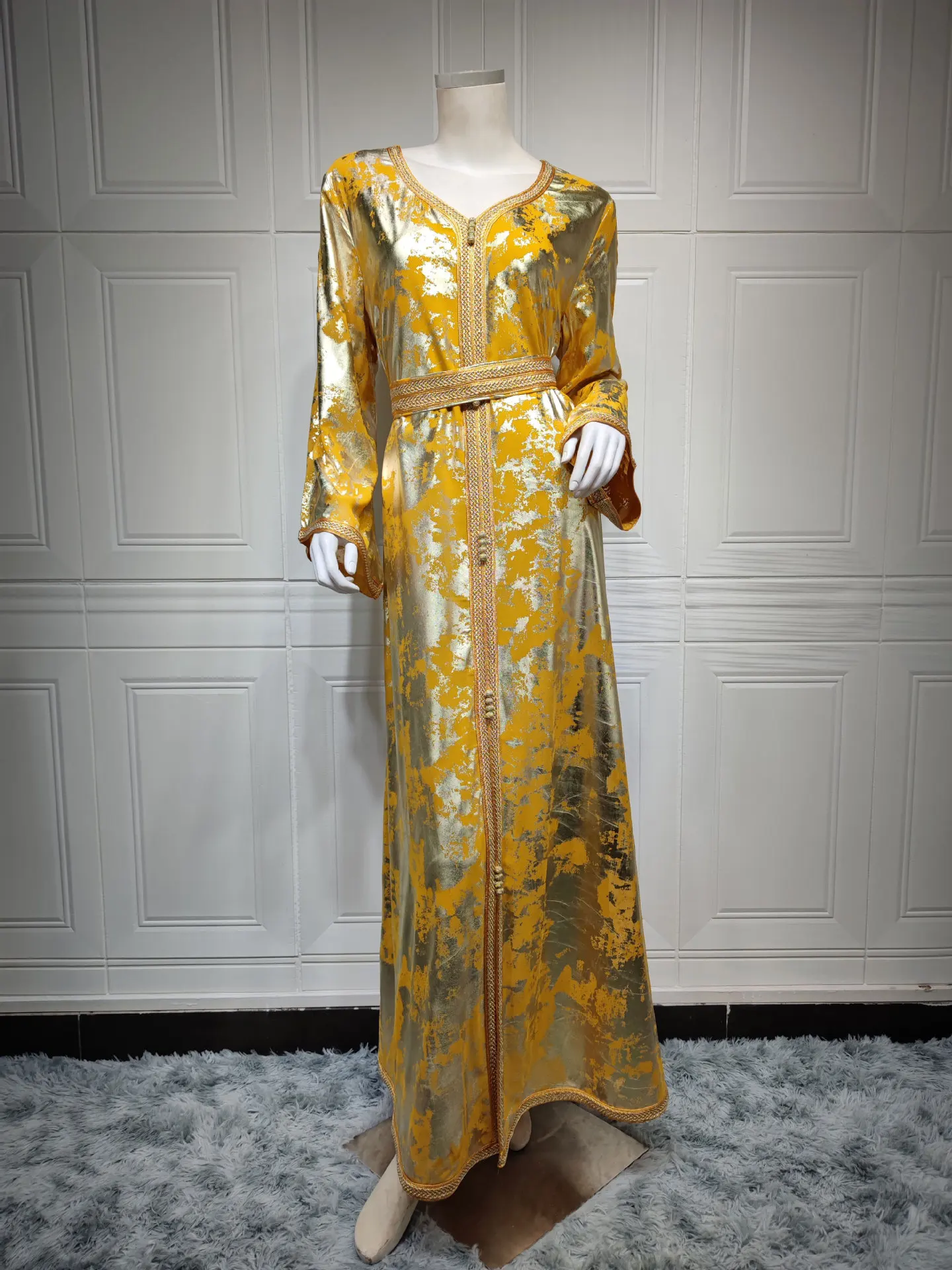 2022 Four Seasons New Muslim Women's Dress Hot Gold Robe Female Two-piece  Dress With Belt