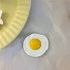 Un seul œuf jaune