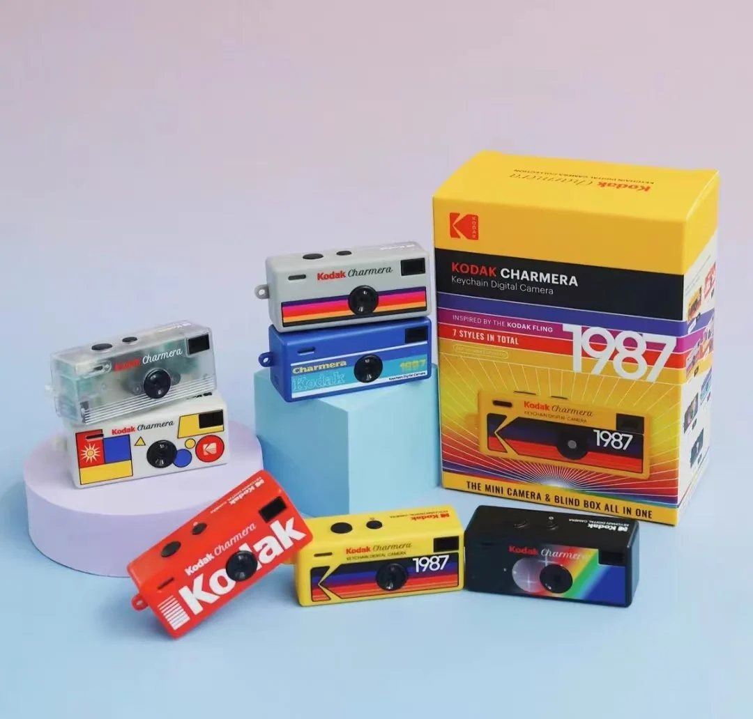 6個2セット Kodak Charmera 1987 キーチェーン　新品未開封 Amazon.com : KODAK CHARMERA Keychain Digital Camera Blind Box