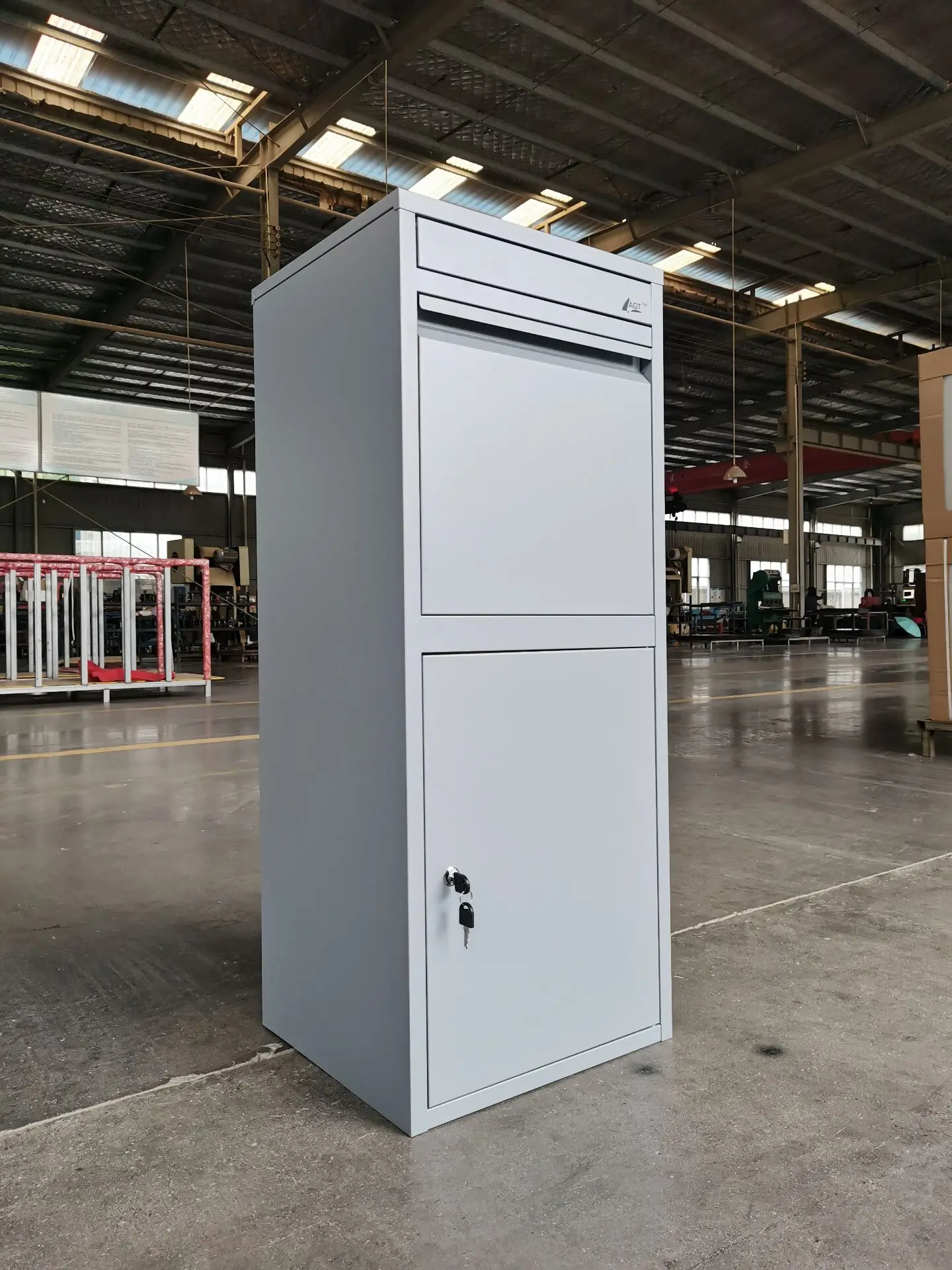 American Stand Post Letterbox Modern Small Parcel Mailbox Free Standing Outdoor Metal Design with Waterproof Feature
