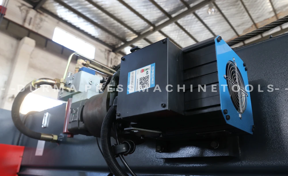 8+1 Cnc Hydraulic Press Brake Bending Machine 125t 4000mm with Delem Controller