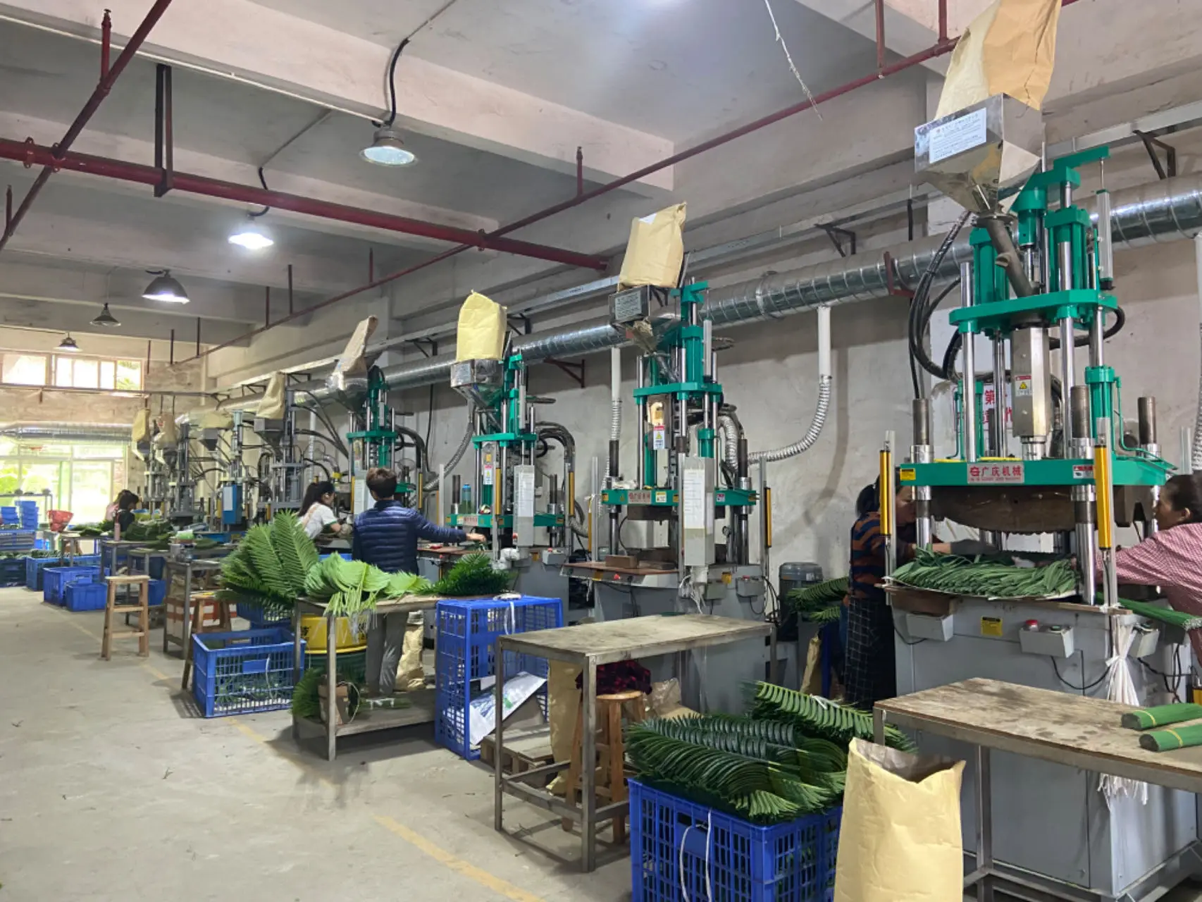 Прямая оптовая продажа искусственный зеленый моховой ковер мох свард для украшения стен дома и сада