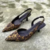 Raso marrone con stampa leopardata