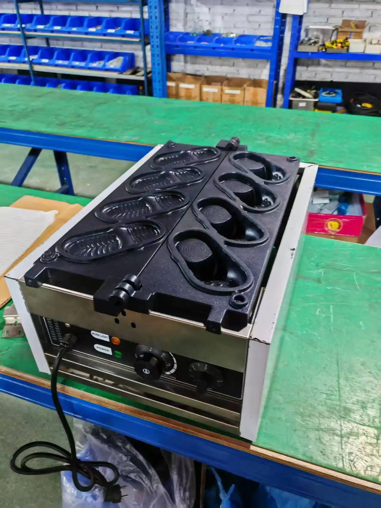 電気式クロックスワッフルメーカー FY-C117 - ステンレス製・1年保証