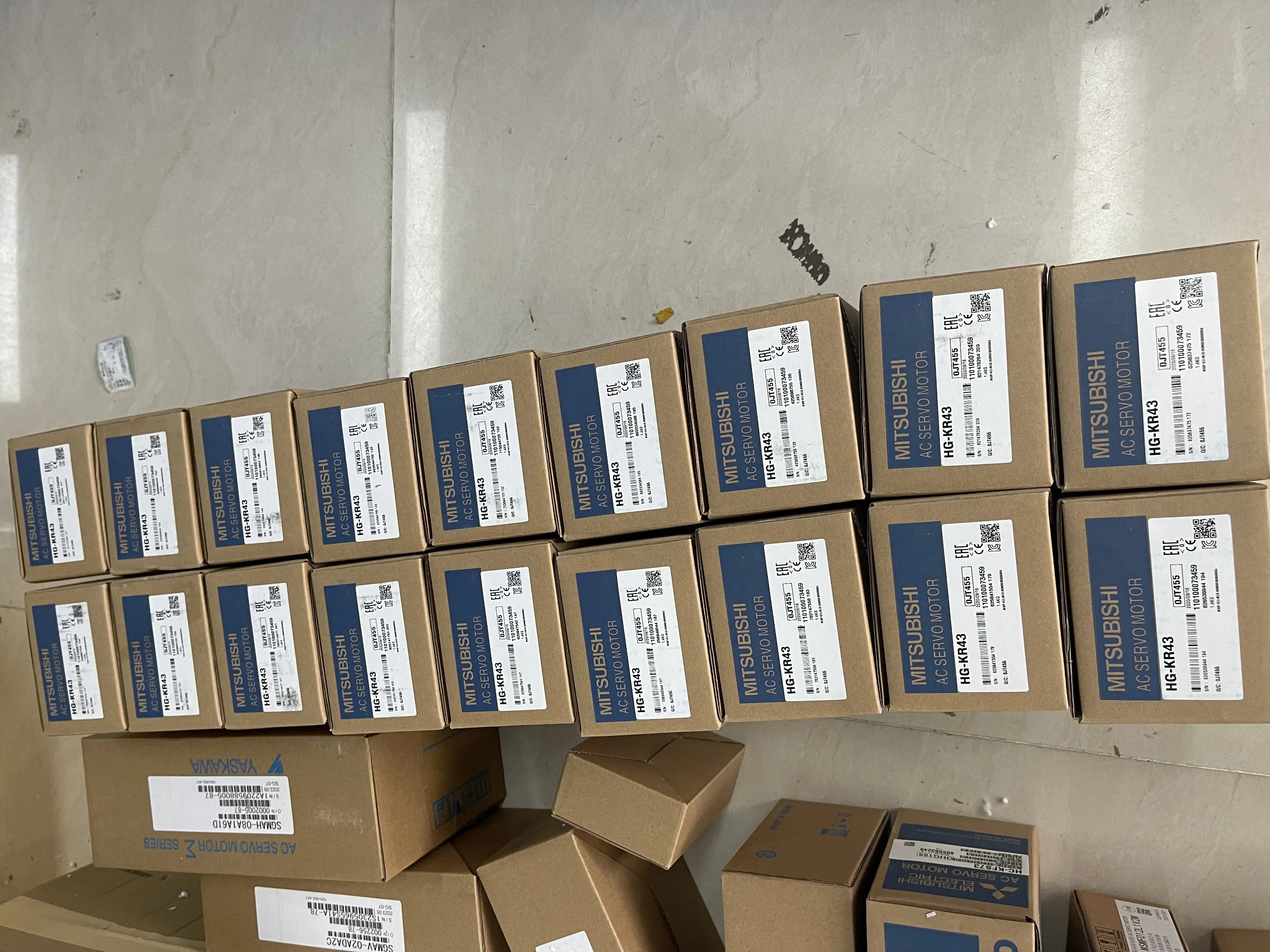 Mitsubishi AC Servo Motor HG-KR43 Mitsubishi AC Servo Motor HG-KR43