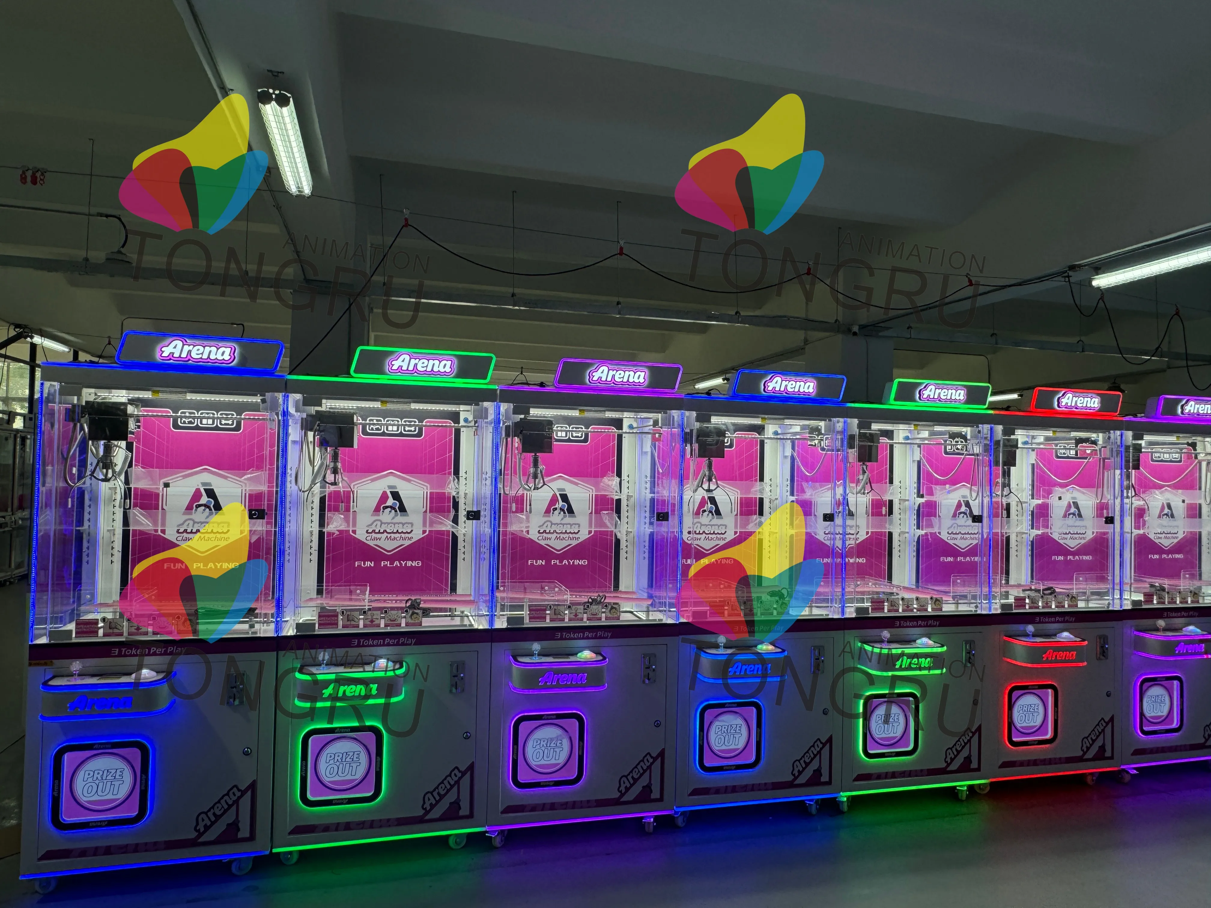 Luminous Crane Toy Coin-Operated Arcade Prize Vending Game Top Box Teddy Bear Claw Machine for Kids Game Centers Made of Plastic