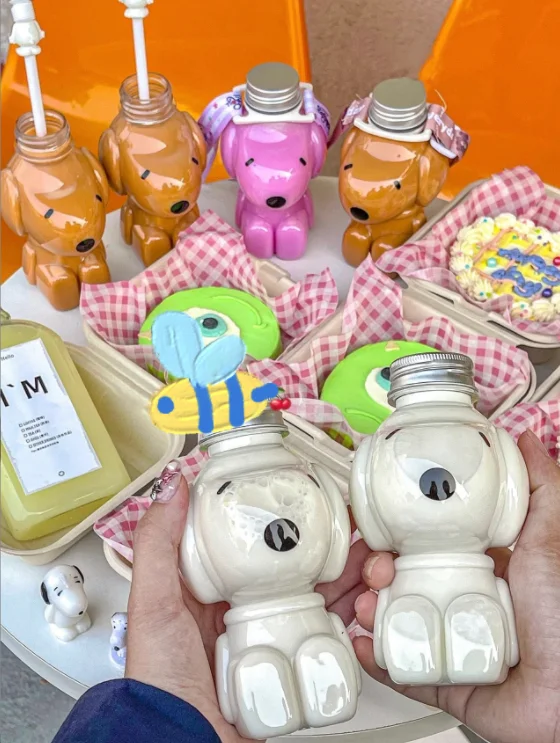 250ml 350ml 500ml 700ml Plastic Cute Animal Cat Dog Puppy Shape PET Bottles for Boba Tea Coffee Cold Juice Beverage