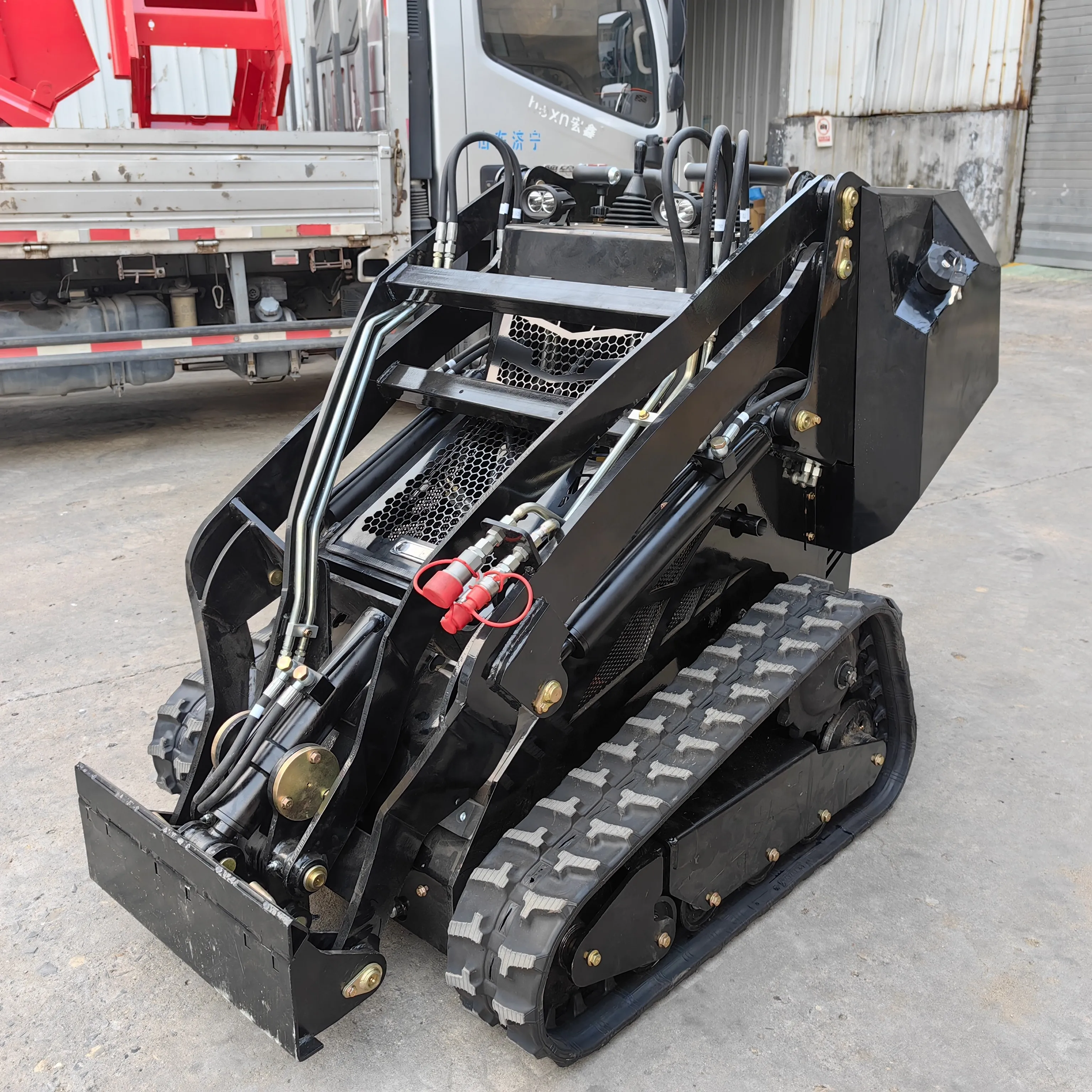 Derette V1000 Diesel Closed System Skid Steer Loader Attachment Skid