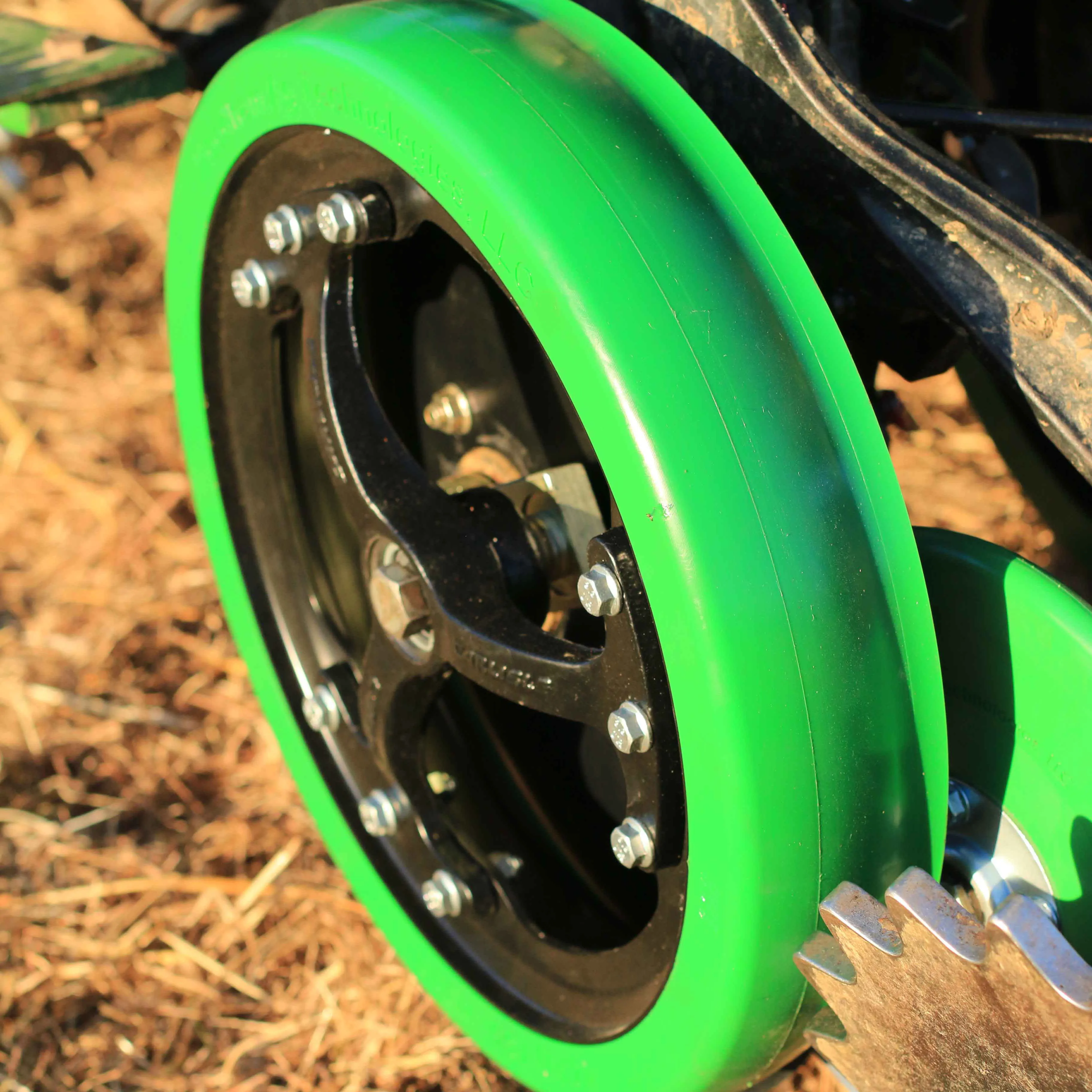 Huichao 3" John Deer 60/90 Series Planter Polyurethane Tire Spoked Gauge Wheels Assembly with 1 Year Warranty