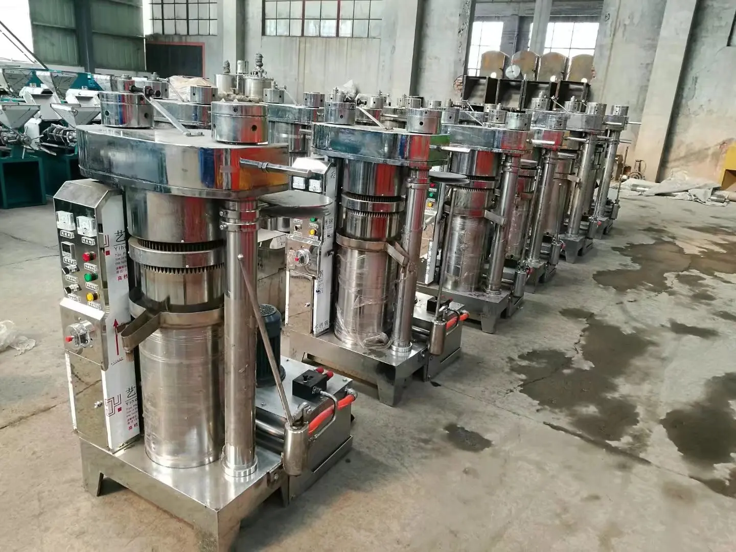 Hot selling coconut oil mill machine , sesame oil extraction machine, cashew nut shell oil press machine