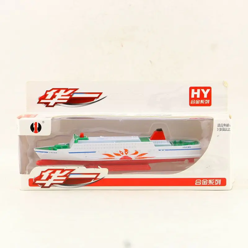Metal Diecast Cruise Ship Model Ship Model Sailing Boat Model for Collection Ship Toy