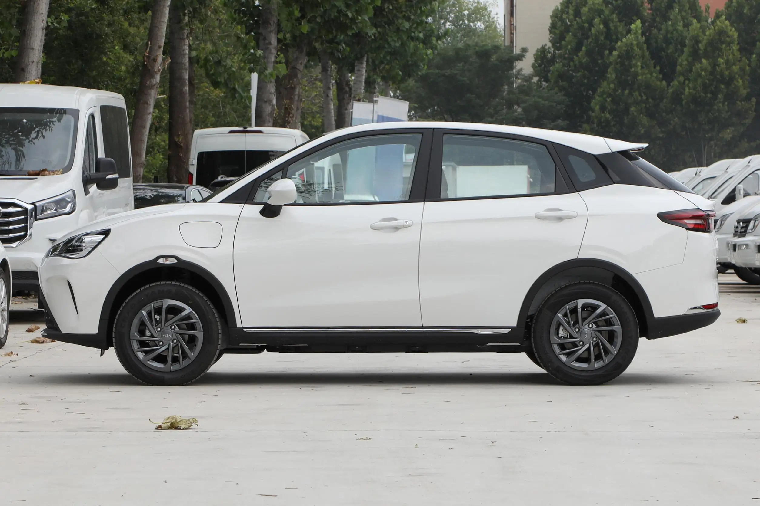 Neta Aya Sport Electric Car Nezha Aya Ev 5 Door 5 Seater Small Suv ...